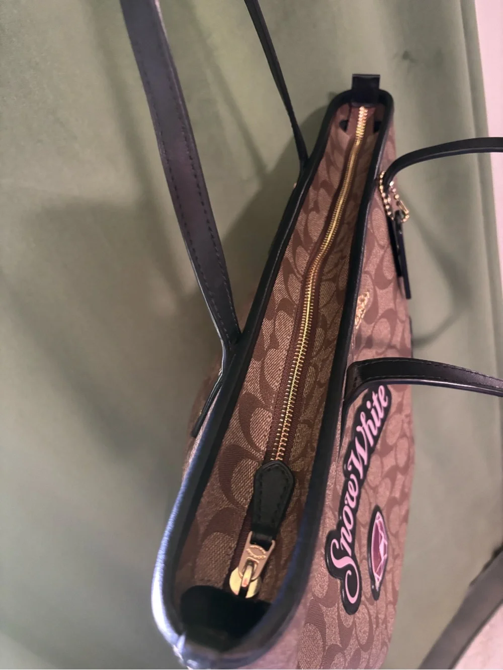Coach x Disney Snow White City Zip Tote LIMITED EDITION - Picture 12 of 12
